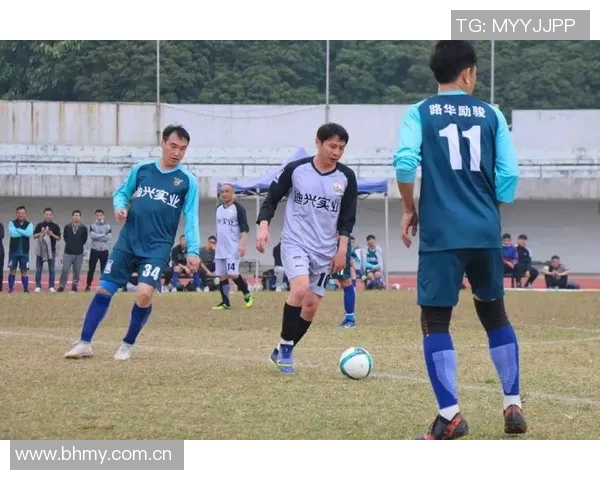 广州足球队在冠军赛中以50分稳居积分榜首位展现强劲实力 广州足球队在冠军赛中以50分稳居积分榜首位展现强劲实力