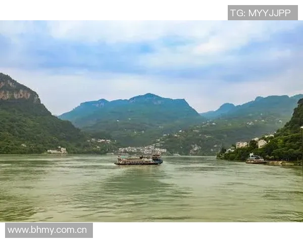 李泓澎的成长之路与艺术追求探索人生的多重可能性