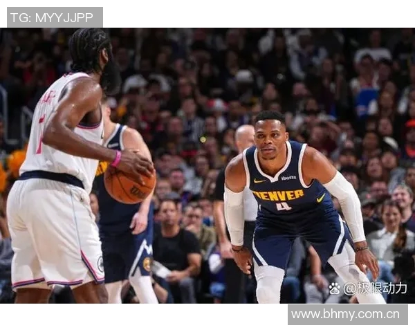 洛杉矶快艇与金州勇士激战正酣谁能在NBA赛场上笑到最后