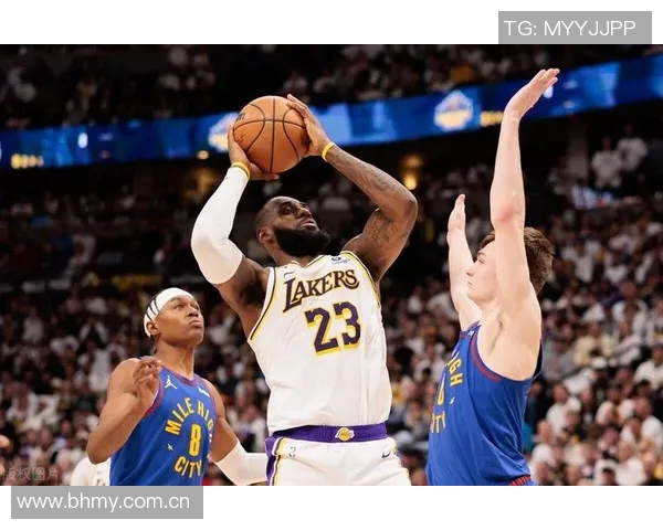 湖人火箭激战正酣NBA赛场精彩瞬间回顾与分析