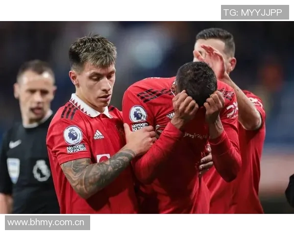 仕鲁斯与伯顿的精彩对决揭示了足球战术的博弈与球员的个人魅力