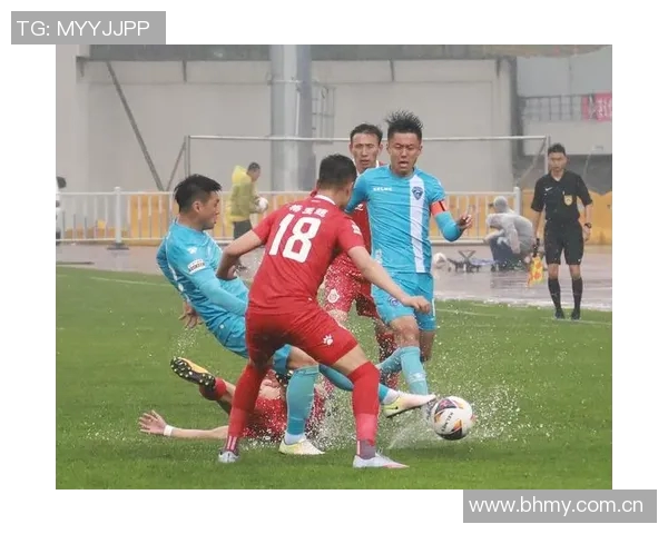 保定容大迎战陕西大秦全力争胜展现足球激情与团队精神