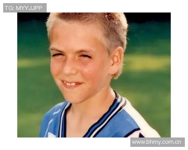 孙兴O的足球传奇之路：从青涩少年到世界巨星的成长历程与成就解析