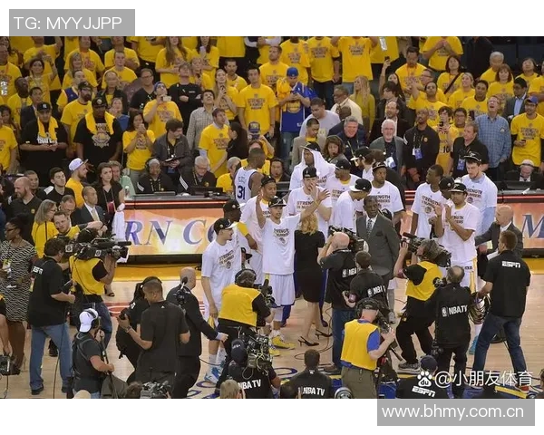 2014年季后赛第六场勇士与骑士的激烈对决回顾与分析 2014年季后赛第六场勇士与骑士的激烈对决回顾与分析