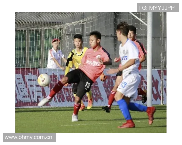 建业与恒大激战正酣直播中精彩瞬间不容错过尽享足球盛宴 建业与恒大激战正酣直播中精彩瞬间不容错过尽享足球盛宴